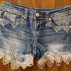 Grace in LA shorts size 27